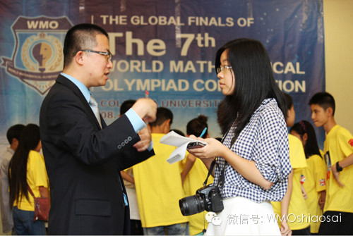 报社记者采访曾获全美数学竞赛第二名、美国中学奥数金牌教练老师刘健先生